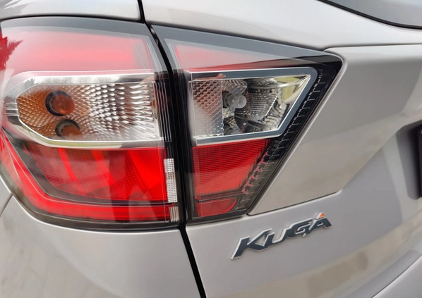 Ford Kuga cena 66900 przebieg: 104000, rok produkcji 2017 z Białystok małe 352